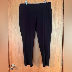Van Heusen Stretch Extensible Black Capri Pants - Size 14